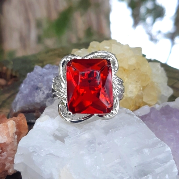 ❤️ Cocktail Ring, Silver and Red - Picture 2 of 6